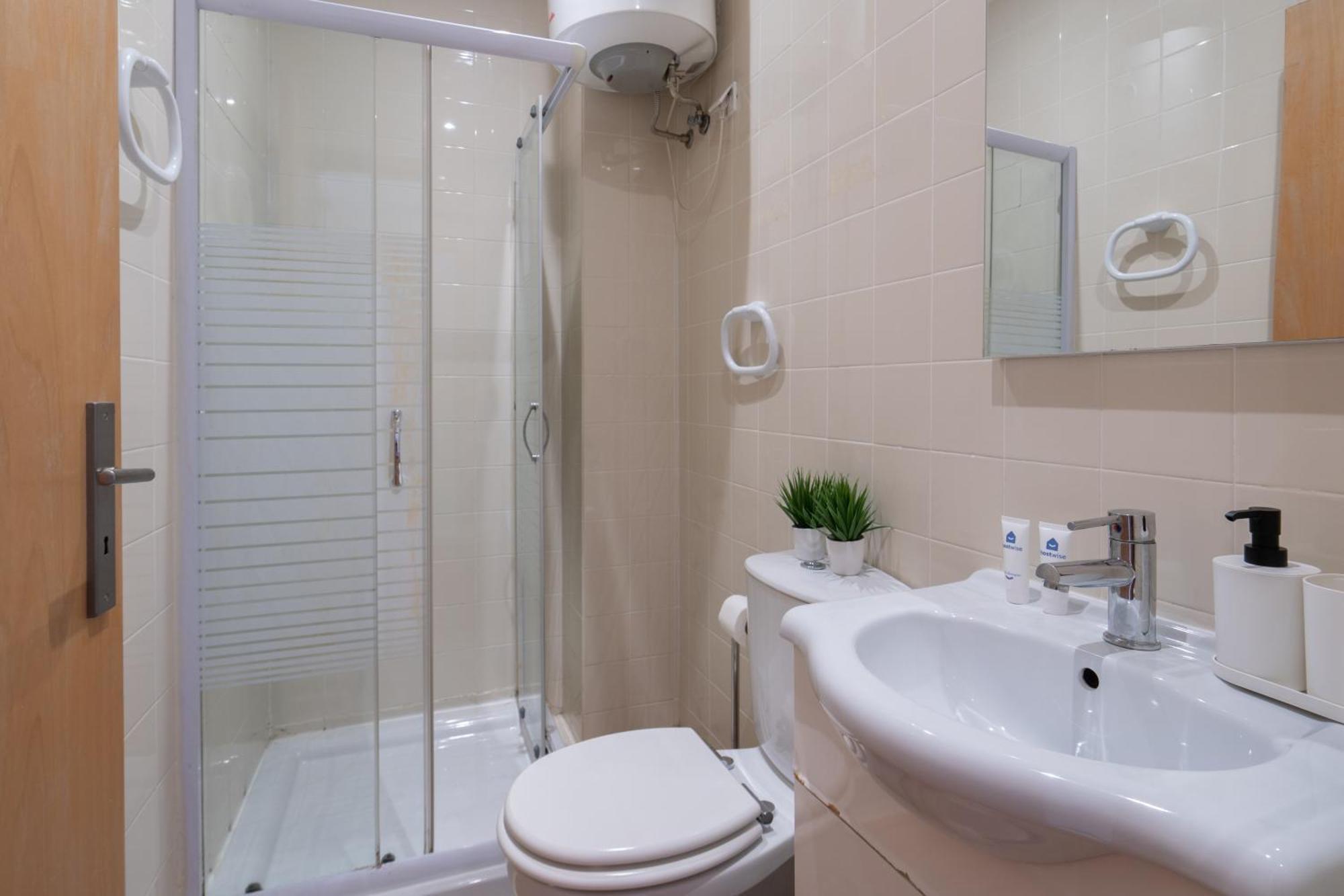 Host Wise - Enchanting Unique Flat - Ace Location Oporto