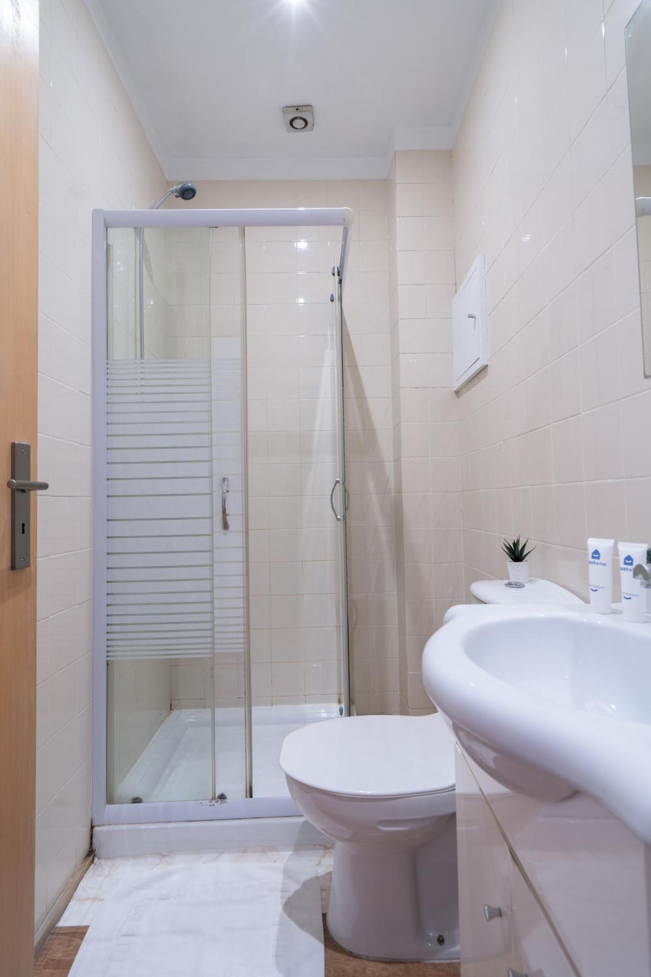 Host Wise - Enchanting Unique Flat - Ace Location * Oporto