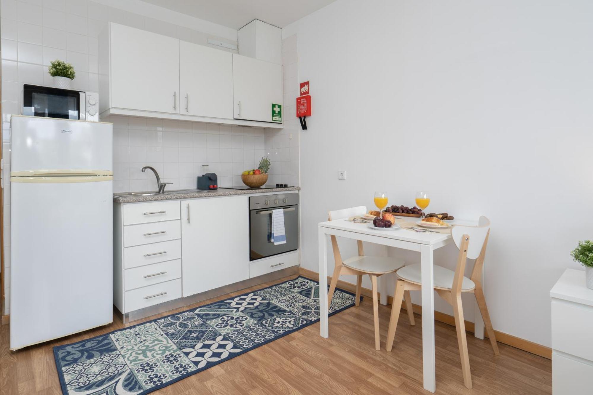 Host Wise - Enchanting Unique Flat - Ace Location Apartment Porto